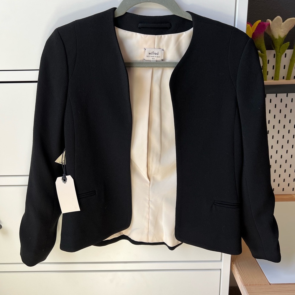 NWOT Aritzia Wildfred Black Exquis Crepe Blazer 2 - Picture 7 of 13